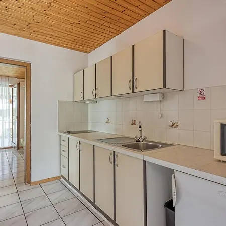 Kiki Spada 3* بوريتش