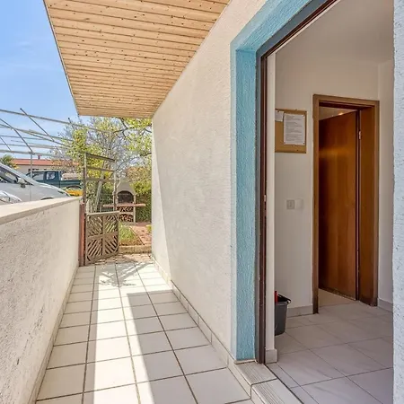 Kiki Spada بيت ضيافة بوريتش