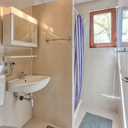 Gostinjska kuća Kiki Spada 3*