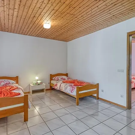 Gostinjska kuća Kiki Spada 3*